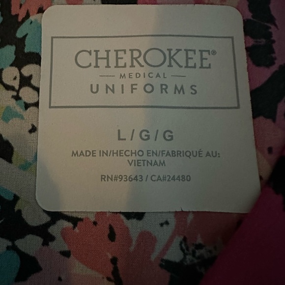 Cherokee Floral V-neck Scub Top - Picture 5 of 6